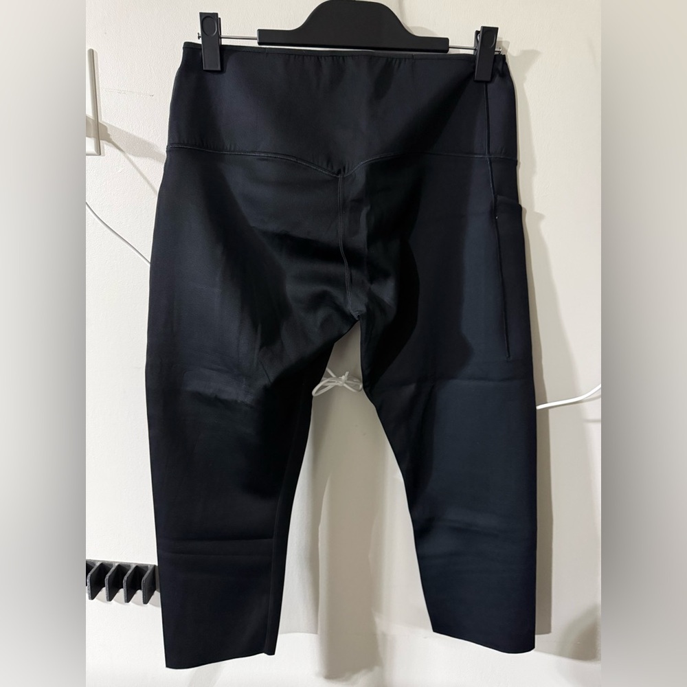 Nike Women’s Go Leggings, Firm Support, Capri Length, Sz XL - Picture 2 of 3